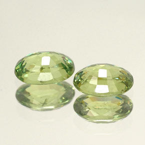 Pedras preciosas de granada demantoide verde natural de  ct, corte oval, VVS-VS