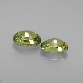 Pedras preciosas de granada demantoide verde natural de  ct, corte oval, VS-SI