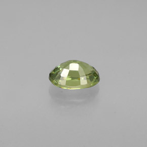 Granada demantoide verde natural 0,56ct, corte oval, VVS-VS