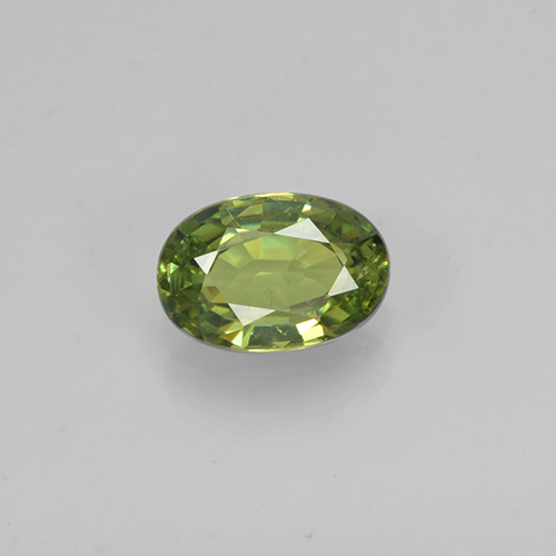 Granada demantoide verde natural 0,48ct, corte oval, VS