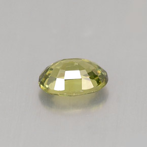 Granada demantoide verde natural 0,65ct, corte oval, VVS-VS