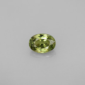 Granada demantoide verde natural 0,67ct, corte oval, VS