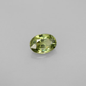 Granada demantoide verde natural 0,67ct, corte oval, VS