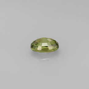 Granada demantoide verde natural 0,67ct, corte oval, VS