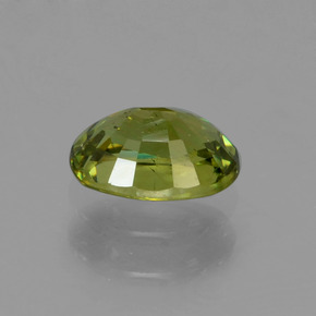 Granada demantoide verde natural 0,67ct, corte oval, VS-SI