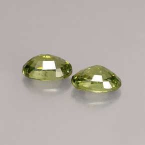 Pedras preciosas de granada demantoide verde natural de  ct, corte oval, VS-SI