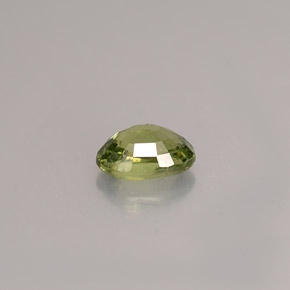Granada demantoide verde natural 0,68ct, corte oval, VS-SI