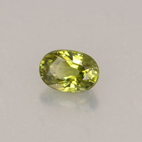 Granada demantoide verde natural 0,63ct, corte oval, VS
