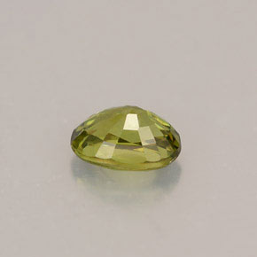 Granada demantoide verde natural 0,63ct, corte oval, VS