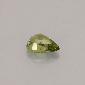 Granada demantoide verde natural 0,50ct, corte oval, VS