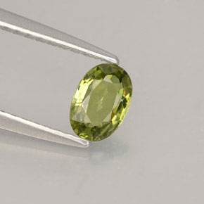 Granada demantoide verde natural 0,45ct, corte oval, VVS-VS