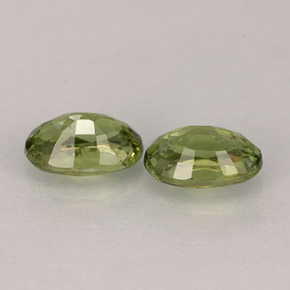 Pedras preciosas de granada demantoide verde natural de  ct, corte oval, VS