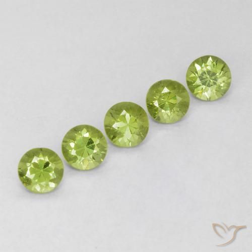 Pedras preciosas de Granada demantóide Verde médio natural de 0.78 ct, Redondo, VS