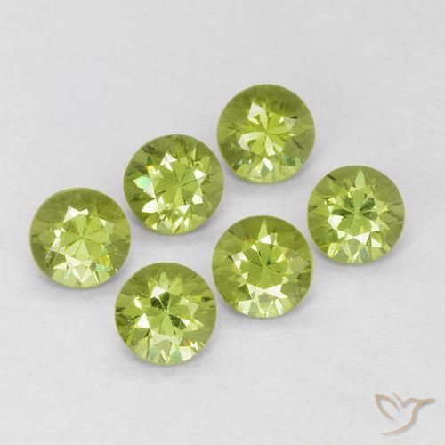Pedras preciosas de Granada demantóide Verde médio natural de 0.96 ct, Redondo, VVS-VS