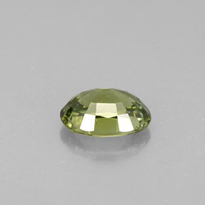 Granada demantoide verde natural 0,62ct, corte oval, VS