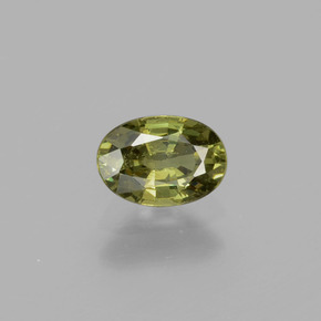 Granada demantoide verde natural 0,65ct, corte oval, VS