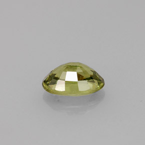 Granada demantoide verde natural 0,68ct, corte oval, VS