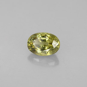 Granada demantoide verde natural 0,71ct, corte oval, VS