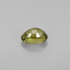 Granada demantoide verde natural 0,71ct, corte oval, VS