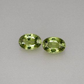 Pedras preciosas de granada demantoide verde natural de  ct, corte oval, VVS-VS