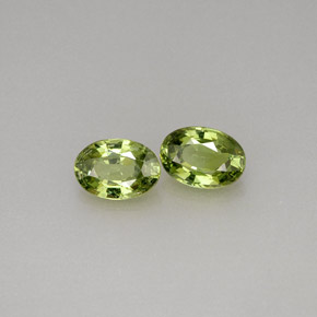 Pedras preciosas de granada demantoide verde natural de  ct, corte oval, VVS-VS