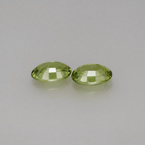 Pedras preciosas de granada demantoide verde natural de  ct, corte oval, VVS-VS
