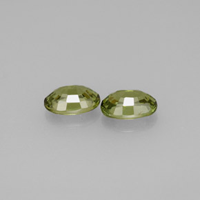 Pedras preciosas de granada demantoide verde natural de  ct, corte oval, VVS-VS