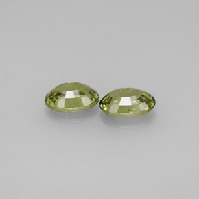 Pedras preciosas de granada demantoide verde natural de  ct, corte oval, VVS-VS