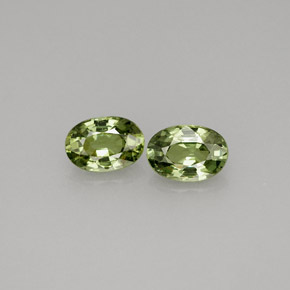 Pedras preciosas de granada demantoide verde natural de  ct, corte oval, VVS-VS