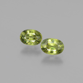 Pedras preciosas de Granada demantóide Verde amarelado natural de 1.28 ct, oval, VVS-VS