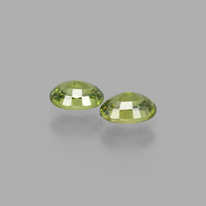 Pedras preciosas de Granada demantóide Verde amarelado natural de 1.28 ct, oval, VVS-VS
