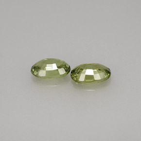Pedras preciosas de granada demantoide verde natural de  ct, corte oval, VVS-VS