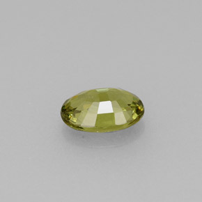 Granada demantoide verde natural 0,57ct, corte oval, VVS-VS