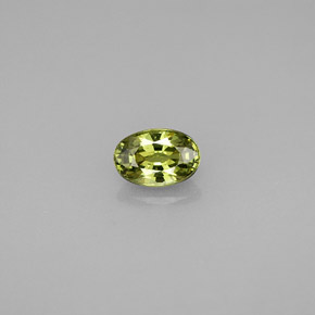 Granada demantoide verde natural 0,65ct, corte oval, VS