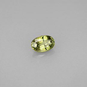 Granada demantoide verde natural 0,65ct, corte oval, VS