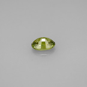 Granada demantoide verde natural 0,65ct, corte oval, VS