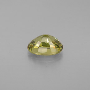 Granada demantoide verde natural 0,68ct, corte oval, VS