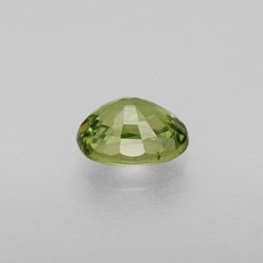 Granada demantoide verde natural 0,72ct, corte oval, VS