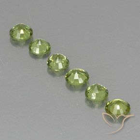 Pedras preciosas de Granada demantóide Olive Green  natural de 1.45 ct, Redondo, VVS-VS