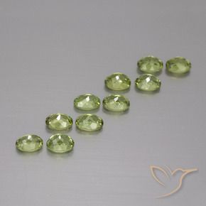 Pedras preciosas de Granada demantóide Verde médio natural de 2.37 ct, oval, VS