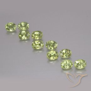 Pedras preciosas de Granada demantóide Verde médio natural de 2.51 ct, oval, VS