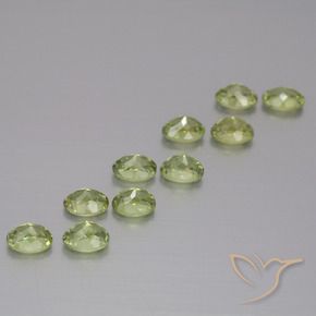Pedras preciosas de Granada demantóide Verde oliva natural de 2.14 ct, oval, VS