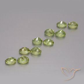 Pedras preciosas de Granada demantóide Verde Terroso Quente natural de 2.40 ct, oval, VS