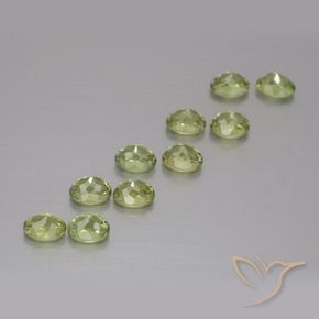 Pedras preciosas de Granada demantóide Verde médio natural de 2.44 ct, oval, VS