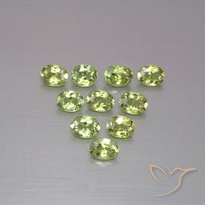 Pedras preciosas de Granada demantóide Verde oliva natural de 1.92 ct, oval, VS