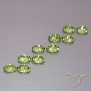 Pedras preciosas de Granada demantóide Verde oliva natural de 1.92 ct, oval, VS
