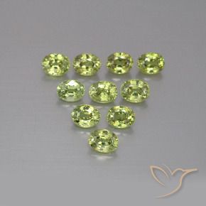 Pedras preciosas de Granada demantóide Medium Light Green natural de 2.66 ct, oval, VS