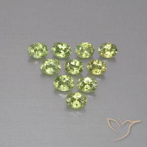 Pedras preciosas de Granada demantóide Verde oliva natural de 2.08 ct, oval, VS