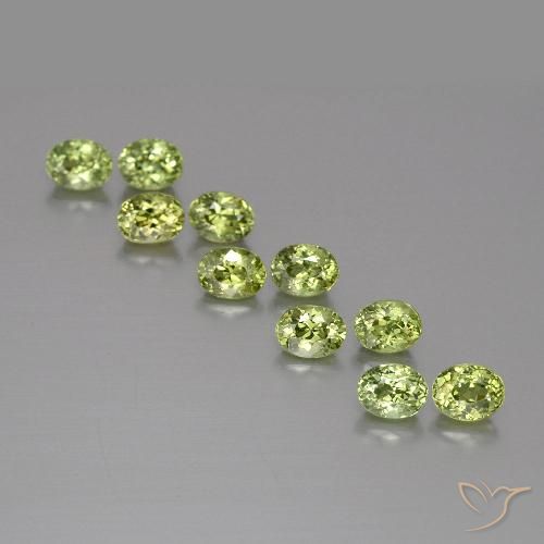 2.73ctw Natural Verde Terroso Claro Granada demantóide, oval, VS