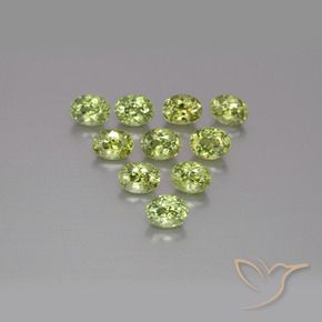 Pedras preciosas de Granada demantóide Verde Terroso Claro natural de 2.73 ct, oval, VS